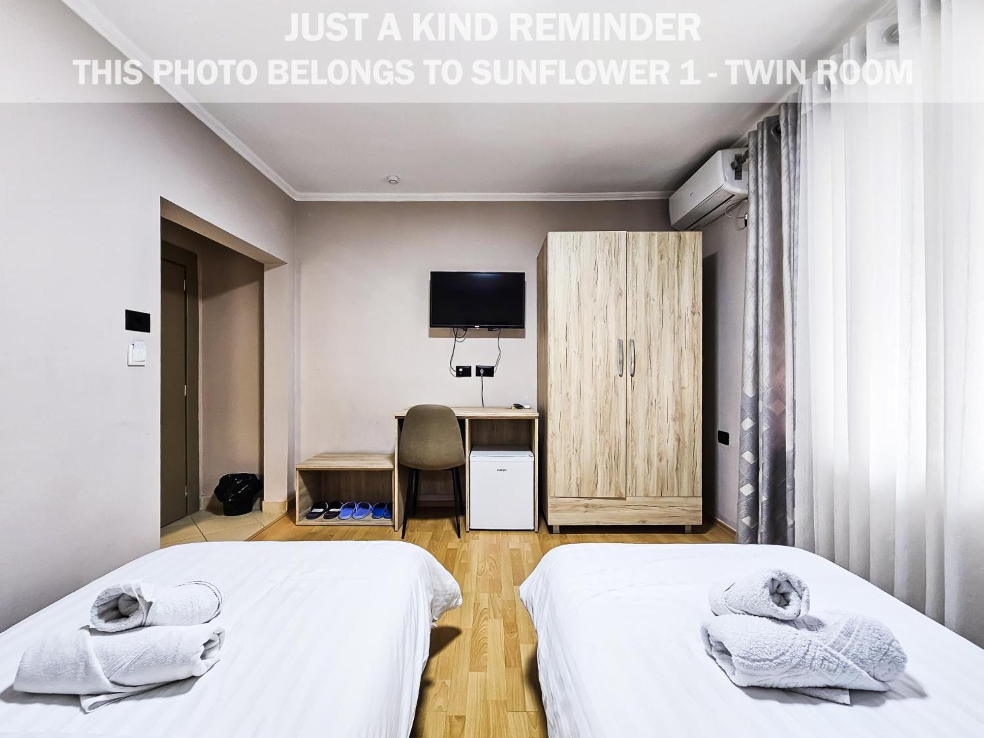 Sunflower Rooms Tirana Exterior photo